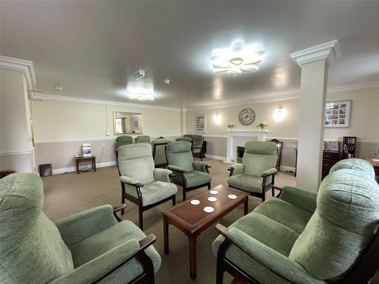 Victoria Road, Farnborough, Hampshire, GU14 - Photo 1