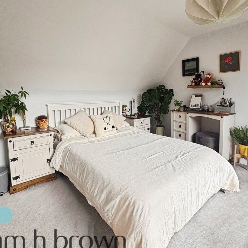 High Street - Photo 1