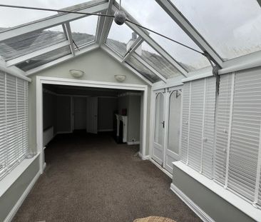 3 bedroom detached house to rent - Photo 2