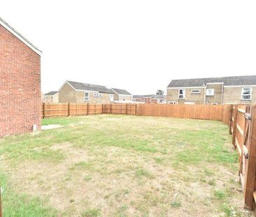 3 bedroom end of terrace house to rent - Photo 5