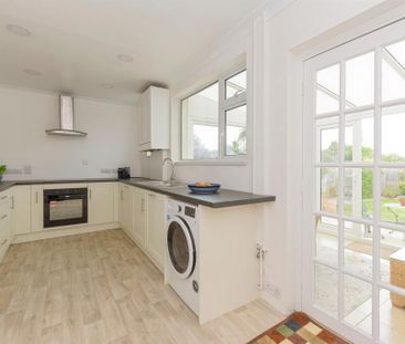 3 bedroom terraced house to rent - Photo 6