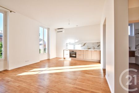 Location Appartement 4 pièces 89m² NICE 06100 - Photo 3