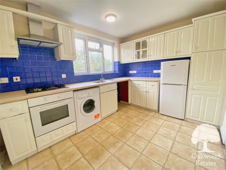 2 bed flat to rent in Alexandra Road, Hounslow, TW3 - Photo 2