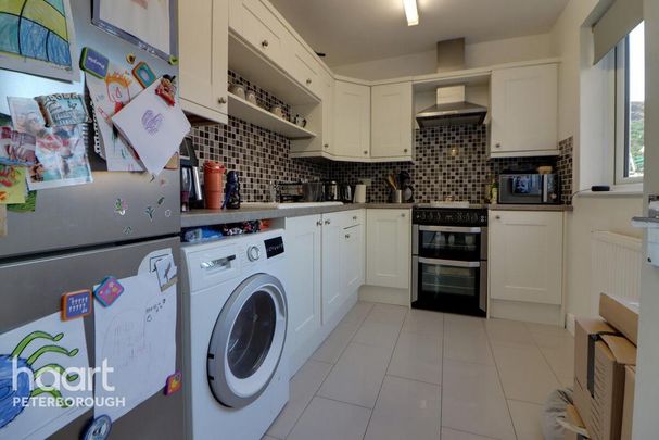 3 bedroom semi-detached house to rent - Photo 1