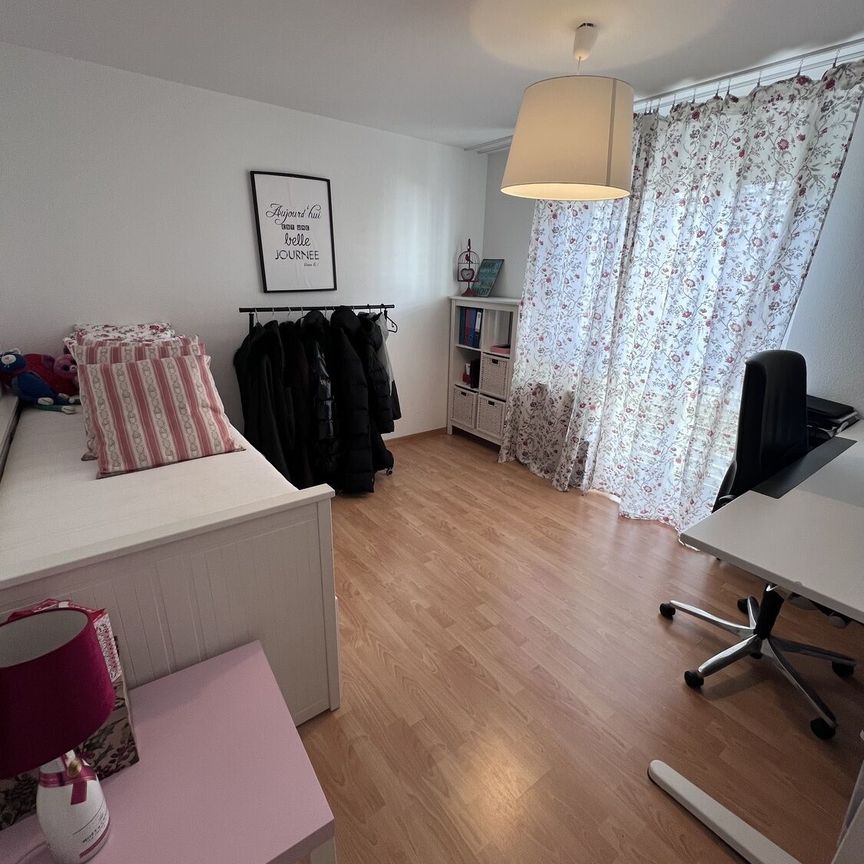 4.5-ROOM APARTMENT IN DIETLIKON (ZH), FURNISHED, TEMPORARY - Photo 1