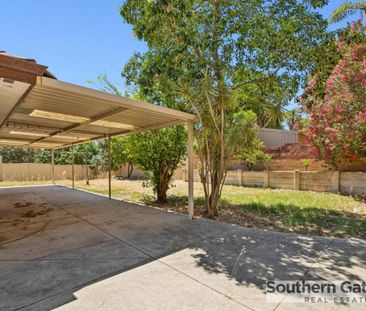 COSY FAMILY HOME IN CONVENIENT LOCATION - Photo 6