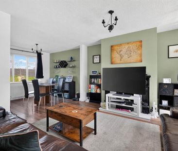 28 Meadowvale Avenue, Carryduff, Belfast, BT8 8QY - Photo 1