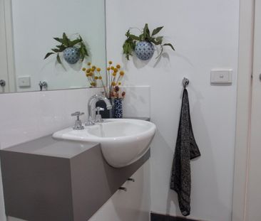 2/5 Pottery Court, Brunswick VIC 3056 - Photo 4