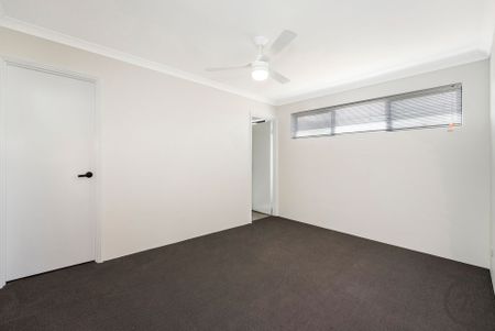 Low Maintenance 1 Bedroom Studio - Photo 3