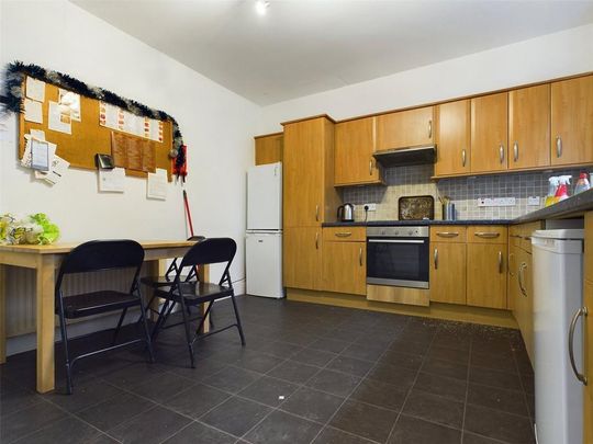 5 bedroom terraced house to rent - Photo 1