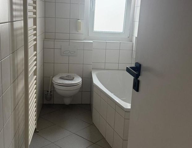 Modernisierte, klimatisierte Wohnung im gepflegten 5-Familienhaus - Photo 1