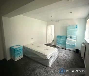 4 bedroom detached house to rent - Photo 1