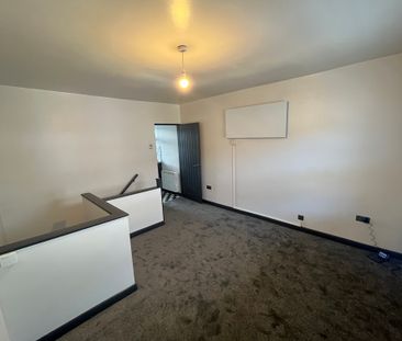 Cross Street - Photo 6