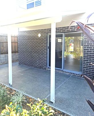 AVAILABLE 16/01/26 - 3 BEDROOM 2 BATH TOWNHOUSE WITH DUCTED AIR - Photo 1