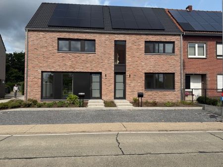 Moderne en ruime woning met 4 slaapkamers - Photo 3