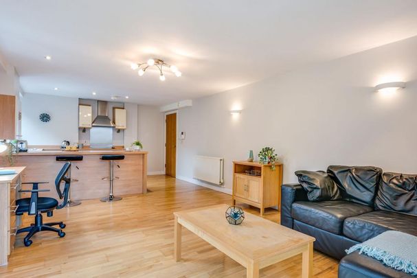 1 bedroom flat to rent - Photo 1