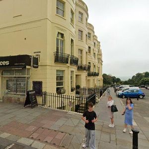 2 Bed Flat, Brunswick Place, BN3 - Photo 2
