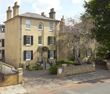 Well presented 2 bedroom second floor apartment for rent in Cambrid... - Photo 1