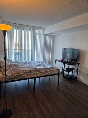 For Lease - 121 Mcmahon Drive Unit# 906, Toronto, Ontario - Photo 1