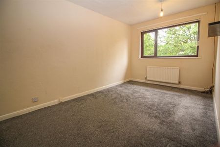 3 Bedroom House - Terraced - Photo 4