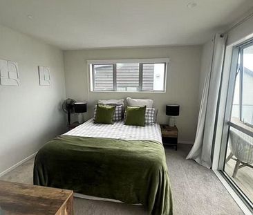 Lovely townhouse with a spacious backyard - Photo 5