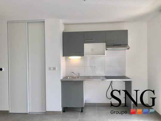 T3 AVEC LOGGIA ET DEUX PARKINGS - Photo 1