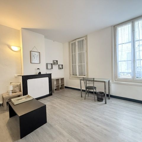 Location Appartement 1 pièce 28m² ROCHEFORT 17300 - Photo 1