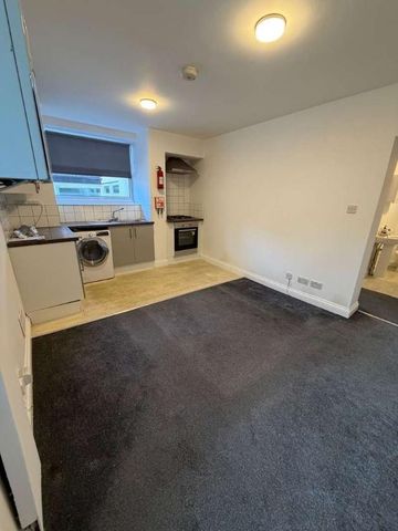 Saville Road Blackpool, FY1 - Photo 5