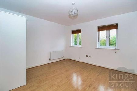 Foundry Gate, Waltham Cross, EN8 - Photo 2