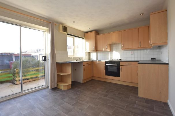 3 bedroom terraced house to rent - Photo 1