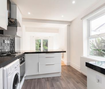 Winstonian Road, Cheltenham GL52 2JD - Photo 4