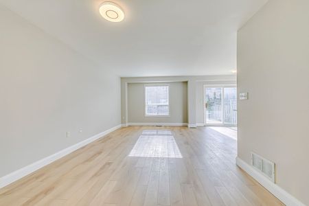 For Lease - 4432 Peter Drive, Burlington, Ontario - Photo 3