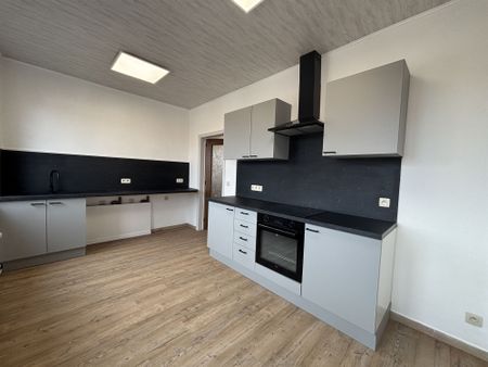 Superbe appartement entièrement rénové 2 chambres et garage - Photo 4