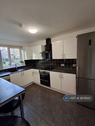 3 bedroom end of terrace house to rent - Photo 1
