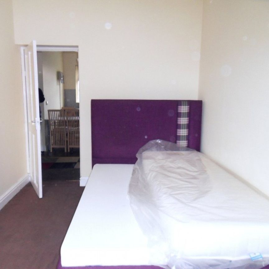 Stoney Bank Street, Dewsbury, West Yorkshire, WF13 - Photo 1