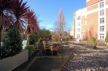 2 bedroom flat to rent - Photo 4