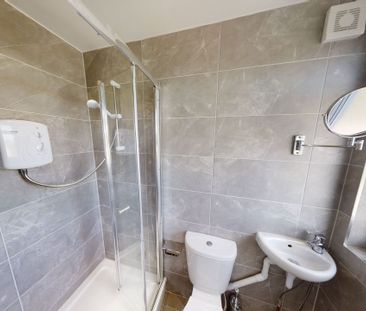 Double En-suite- Popular Easton Location - Photo 6