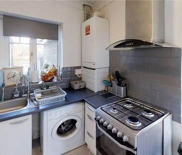 4 bedroom semi-detached house to rent - Photo 5