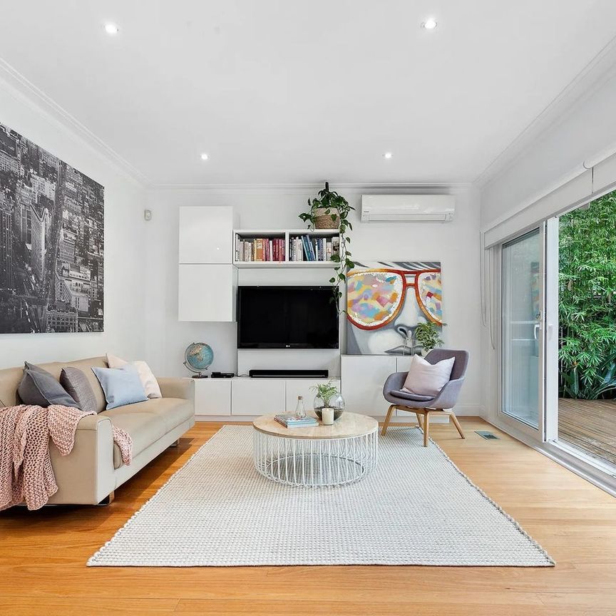 A Contemporary Sanctuary of Style & Sophistication - Photo 1