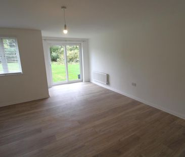 2 bedroom ground floor flat to rent - Photo 4