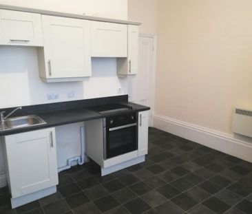 Flat to rent on - Photo 5