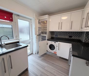 3 Bed Terraced House, Pendlebury Road, M27 - Photo 3