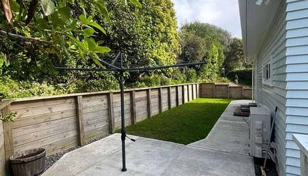 Modern two bedroom home with a large outdoor area - Photo 5