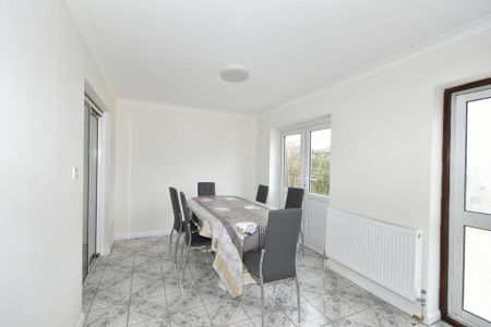 4 bedroom semi-detached house to rent - Photo 4