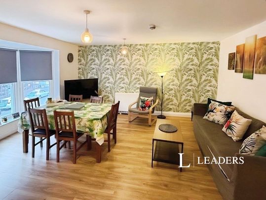 2 bedroom property to rent East Street, BN1 - Photo 1