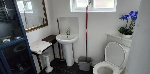 Studio Flat, Silverleigh Road, CR7 - Photo 2