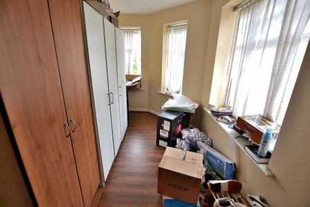 3 bedroom flat to rent - Photo 3