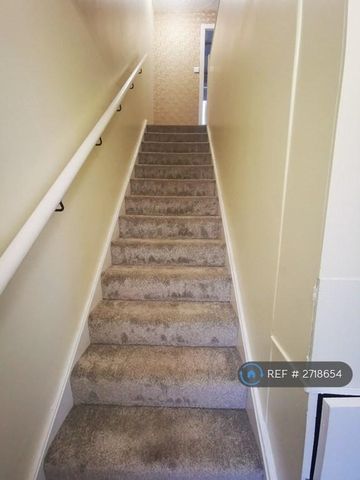 2 bedroom end of terrace house to rent - Photo 4