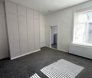 2 bedroom cottage to rent - Photo 2