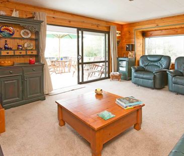 Sunny Home in Manly - Photo 2